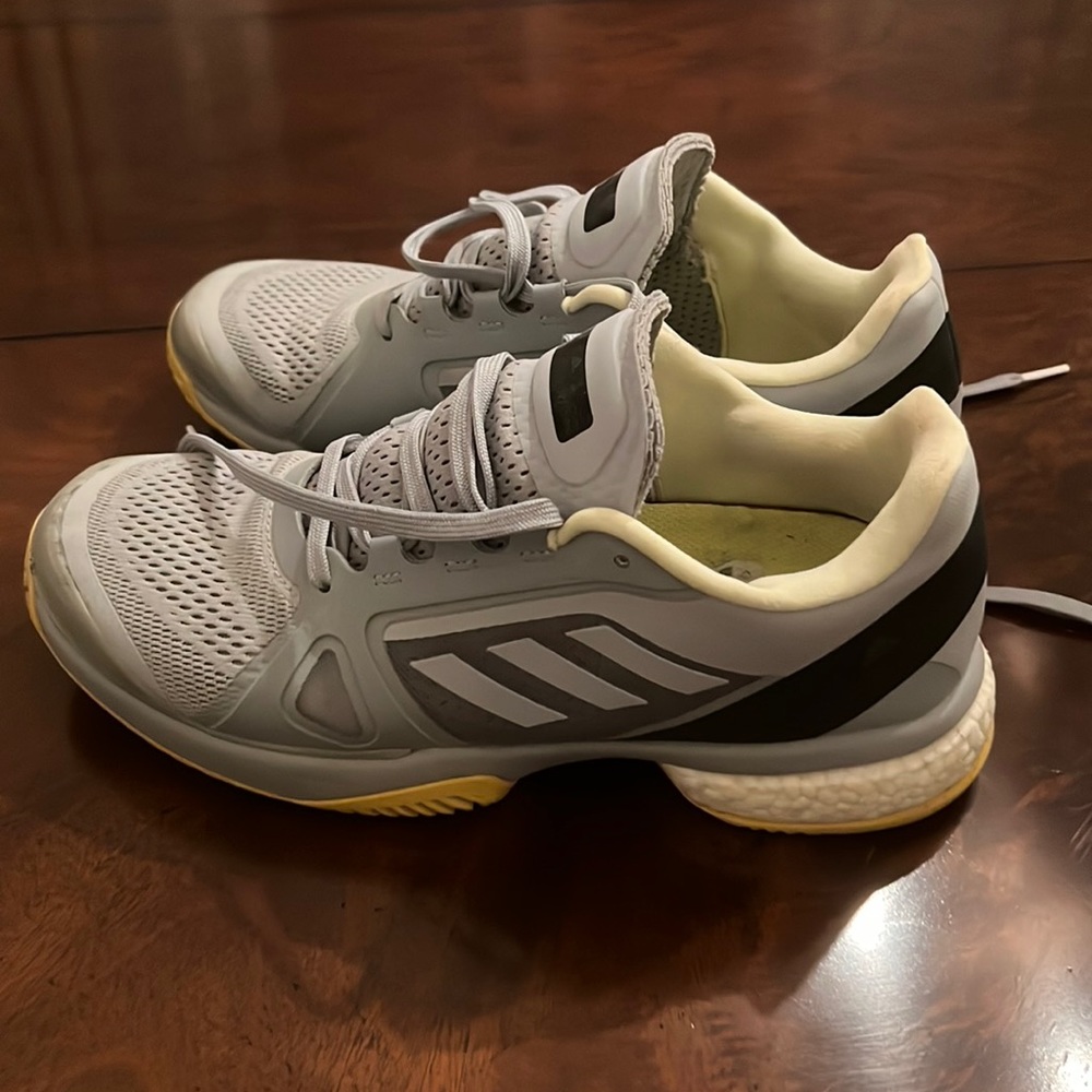 Women’s shoes Adidas size 9.5